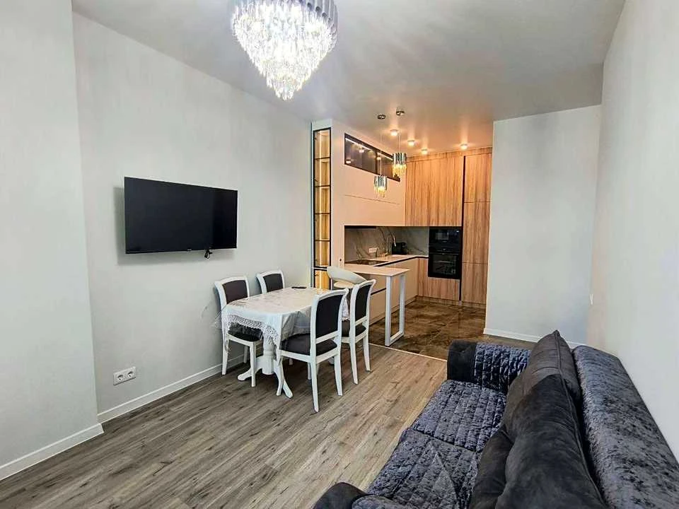 Apartment. Kyiv, Brestsky Prospect.