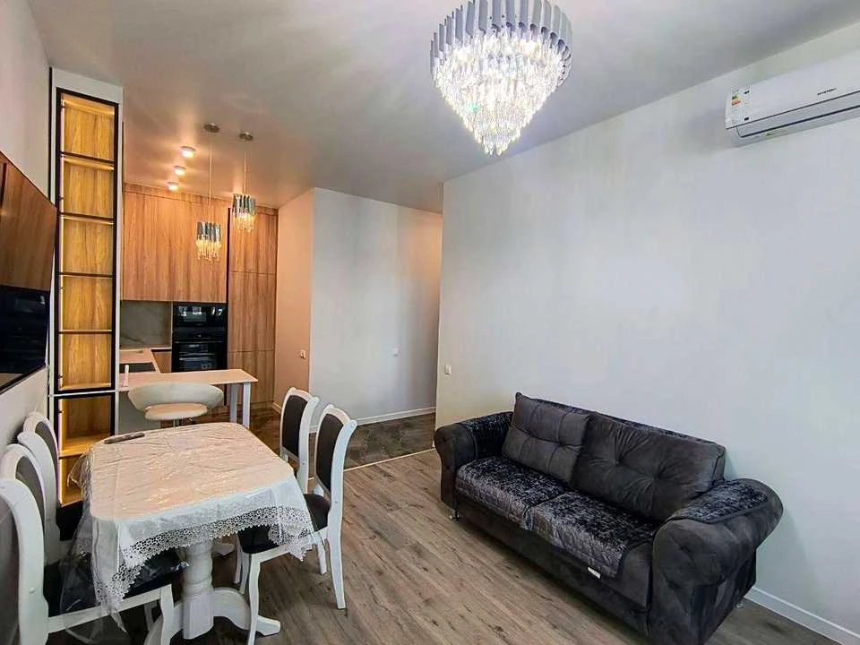 Apartment. Kyiv, Brestsky Prospect.