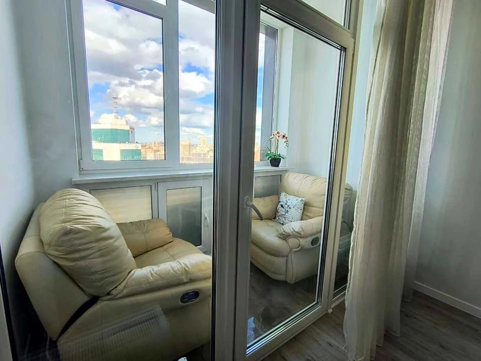 Apartment. Kyiv, Brestsky Prospect.