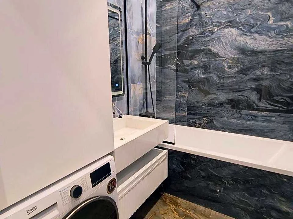 Apartment. Kyiv, Brestsky Prospect.