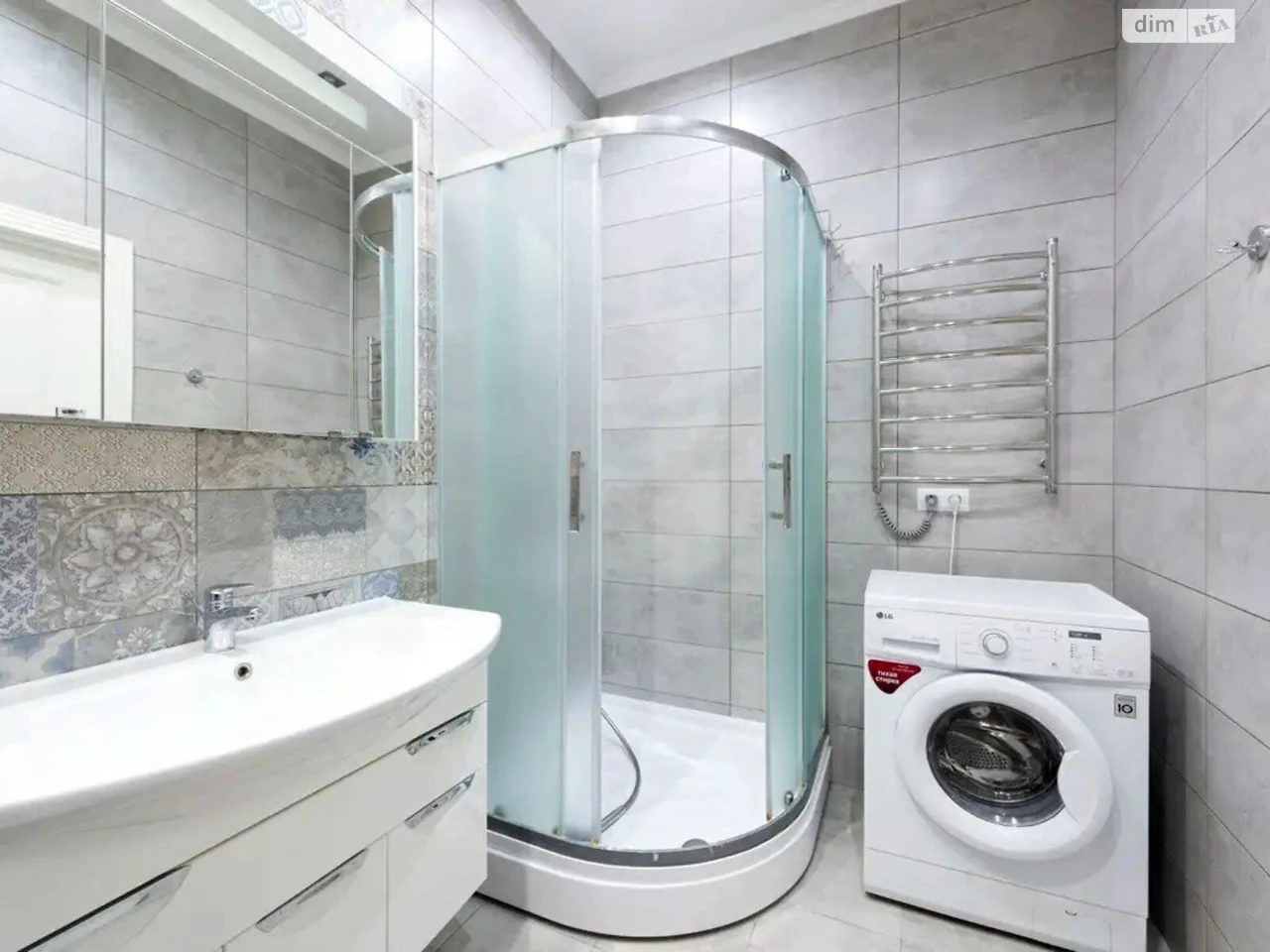 Long-Term Rental Apartment, Saperno Pole