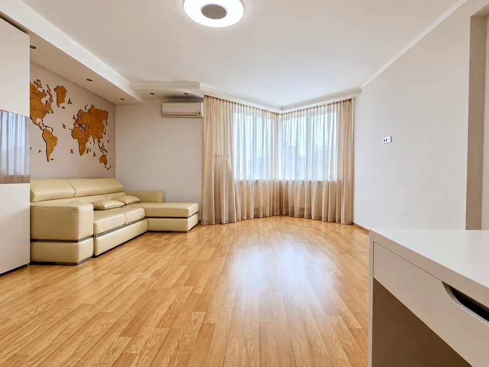 Apartment. Saperno-Slobidska Street, Kyiv