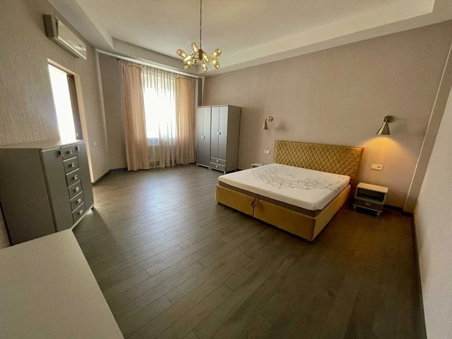 Французский бульвар/Дунаева. 2к с кухней-гостиной 26 кв.м
