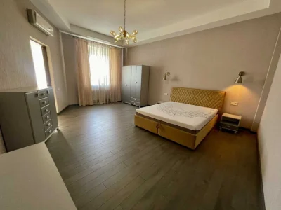 Французский бульвар/Дунаева. 2к с кухней-гостиной 26 кв.м