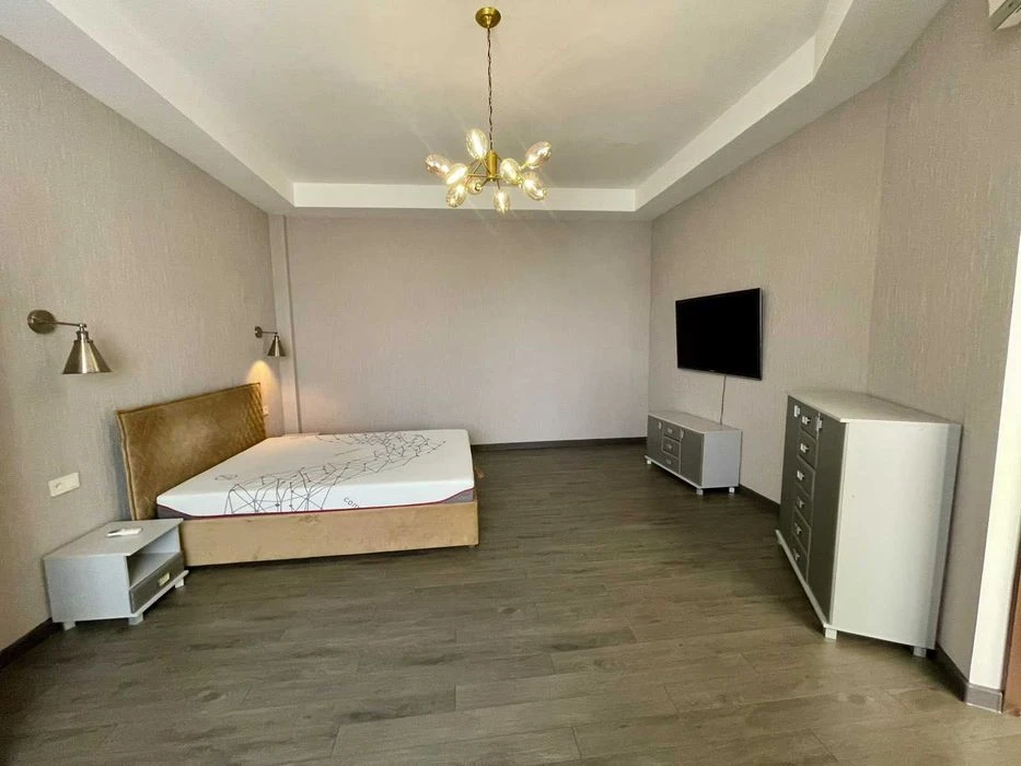 Французский бульвар/Дунаева. 2к с кухней-гостиной 26 кв.м