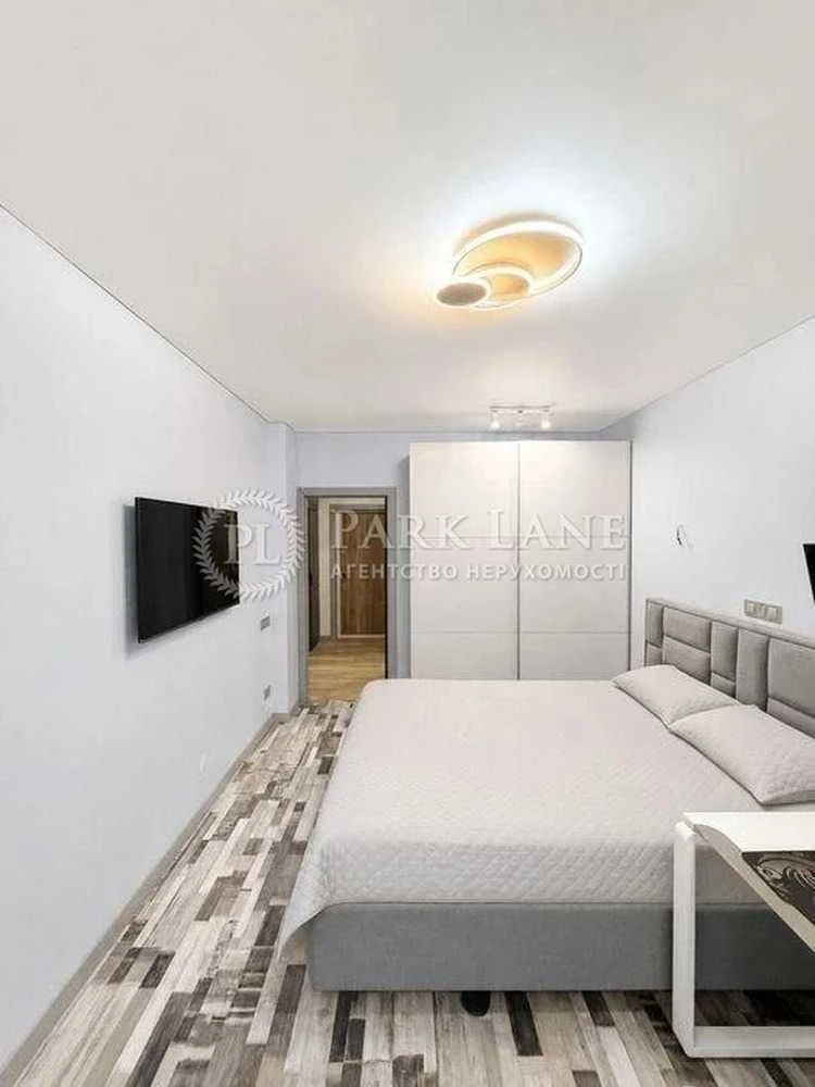 Sale of a 1-room apartment with renovation in the Respublika residential complex