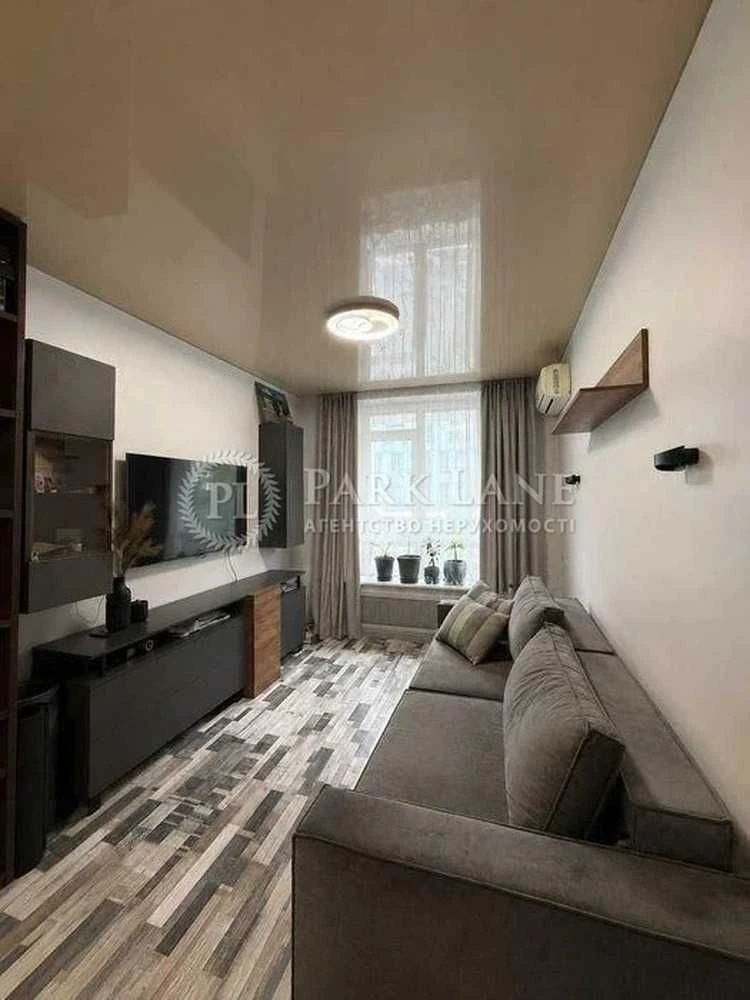 Sale of a 1-room apartment with renovation in the Respublika residential complex