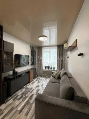Sale of a 1-room apartment with renovation in the Respublika residential complex