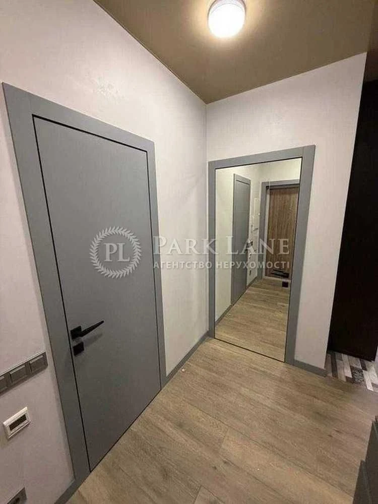 Sale of a 1-room apartment with renovation in the Respublika residential complex