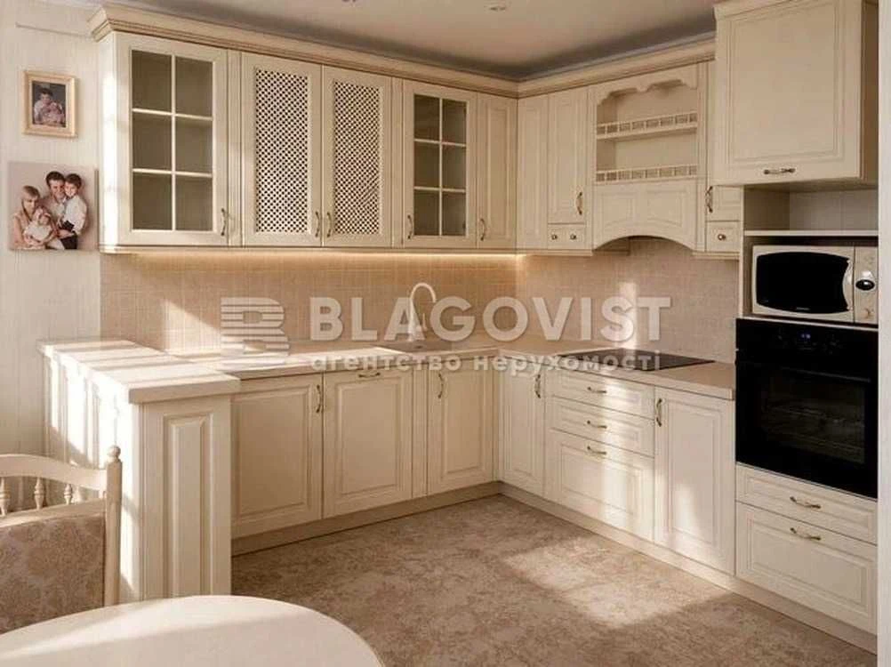 Apartment for sale, 3-room, 110 sq. m. Bright, Spacious, Quiet Area,