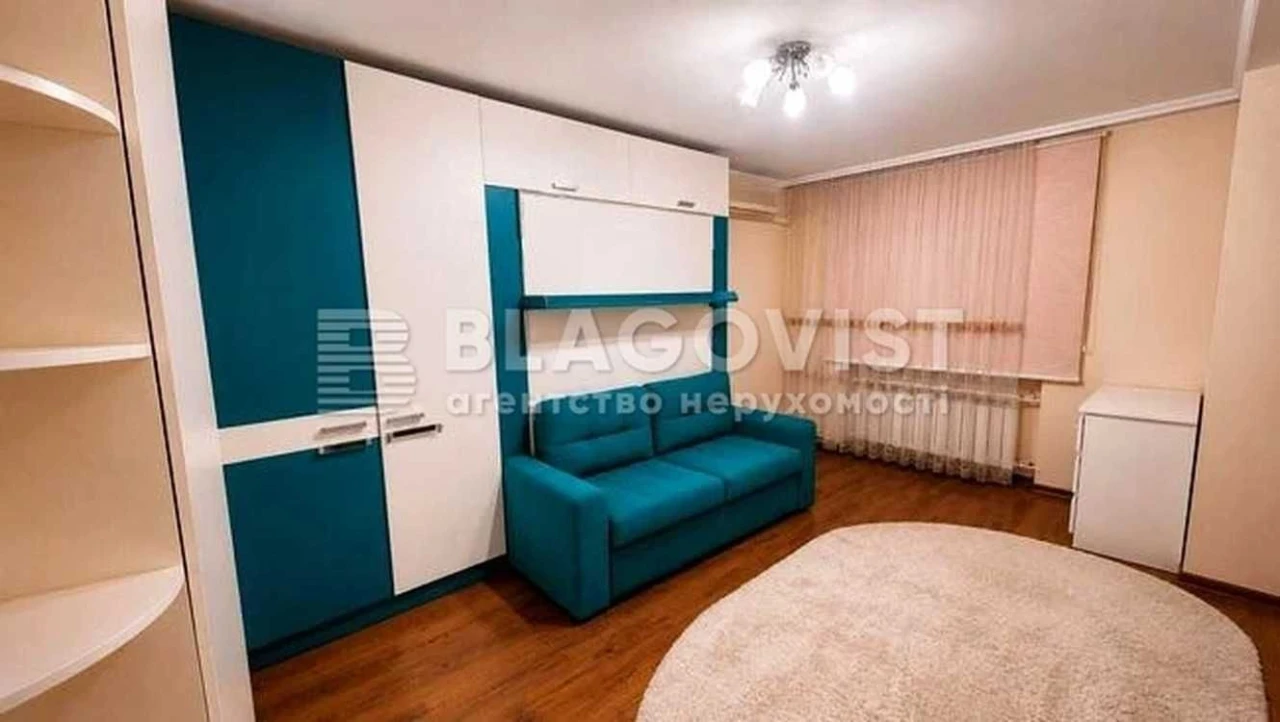 Apartment for sale, 3-room, 110 sq. m. Bright, Spacious, Quiet Area,