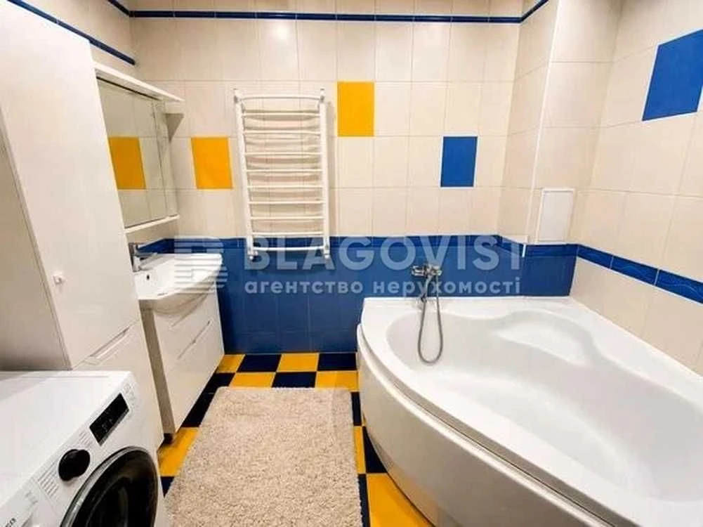 Apartment for sale, 3-room, 110 sq. m. Bright, Spacious, Quiet Area,
