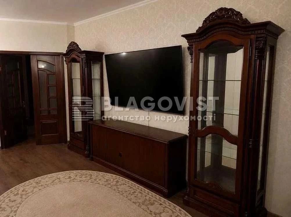 Apartment for sale, 3-room, 110 sq. m. Bright, Spacious, Quiet Area,