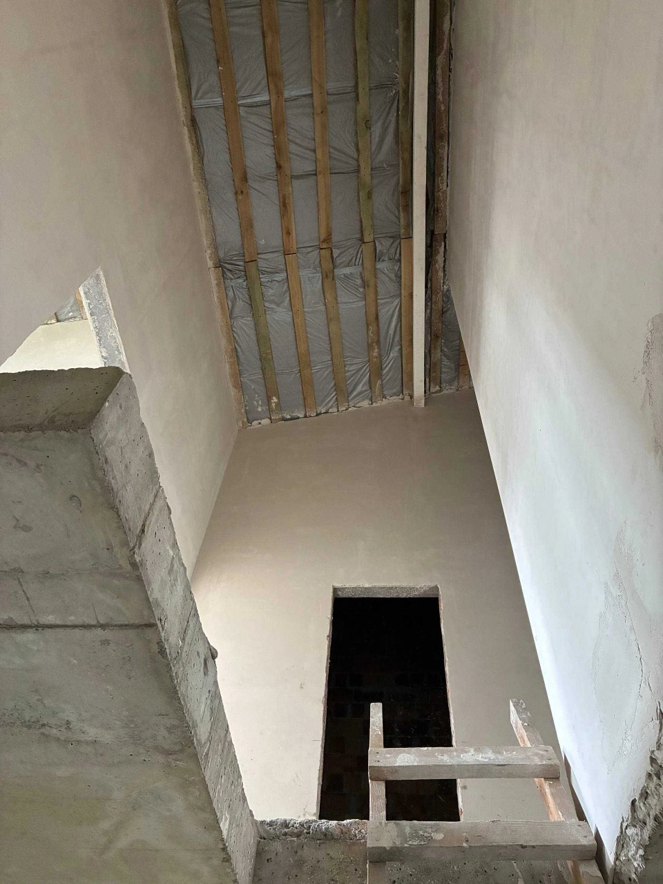 2-Level Apartment, Glibochyska 13