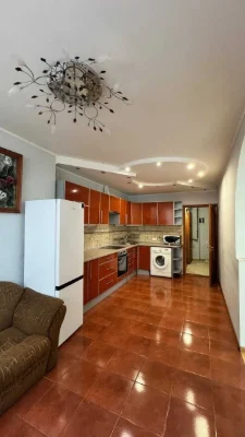 Продается просторная 1-комнатная квартира с кухней 15 м²