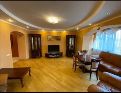 Rent of a 3-room apartment 110 sq m, Lesi Ukrainky st., 21