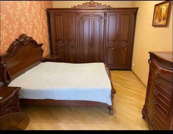 Rent of a 3-room apartment 110 sq m, Lesi Ukrainky st., 21