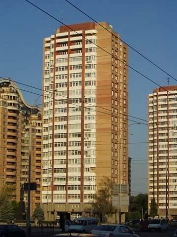 Rent of a 3-room apartment 110 sq m, Lesi Ukrainky st., 21