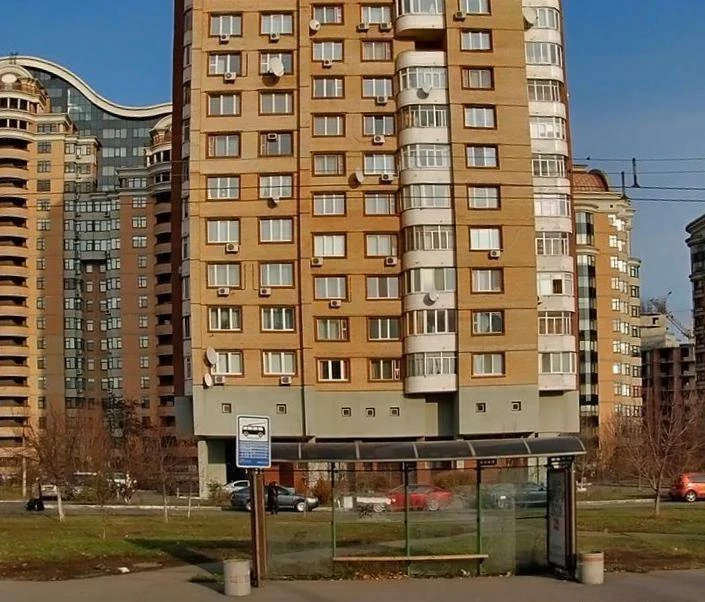 Rent of a 3-room apartment 110 sq m, Lesi Ukrainky st., 21