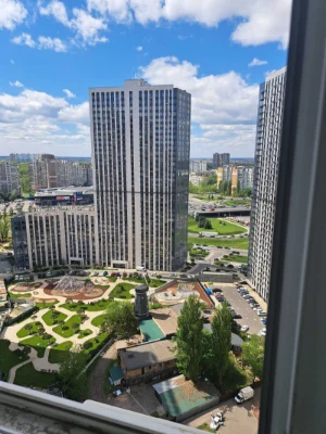 Сдается современная квартира, Глушкова 9В, дом с котельной,