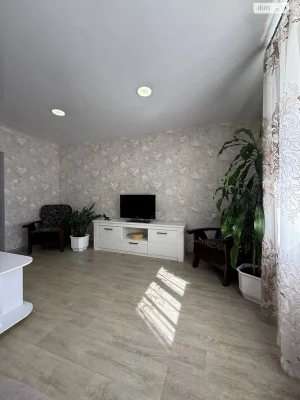 Long-Term Rental Apartment, Holosiiv