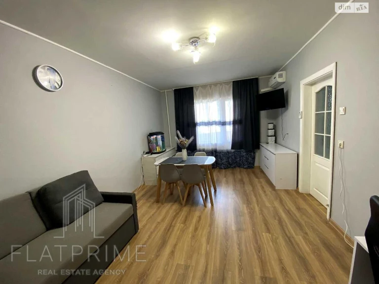 Apartment for Sale: Kharkivskiy Massiv