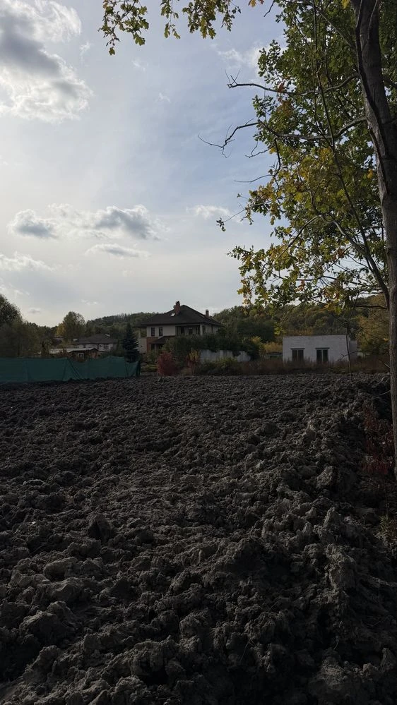 Земельна ділянка 10 соток під забудову