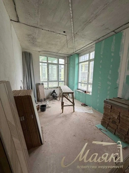 Sale of a 2-room apartment with partial renovation 68 m² in the residential complex It