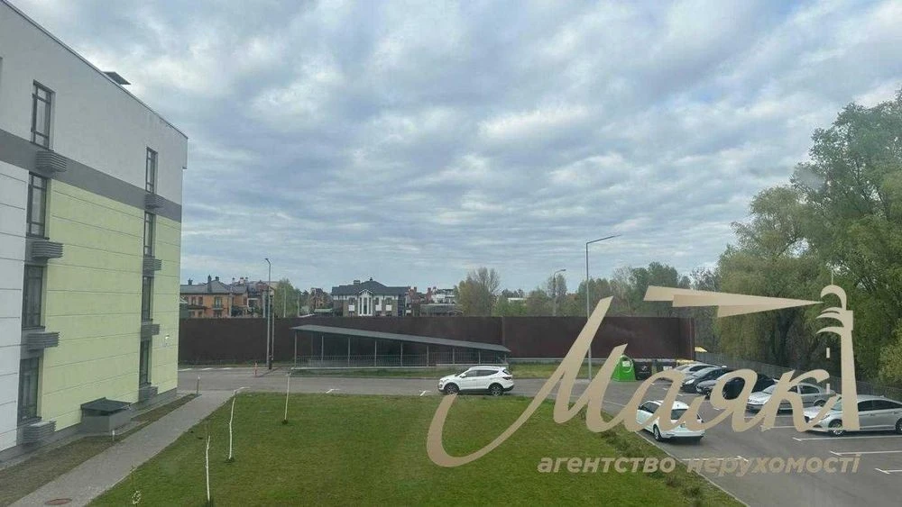 Sale of a 2-room apartment with partial renovation 68 m² in the residential complex It