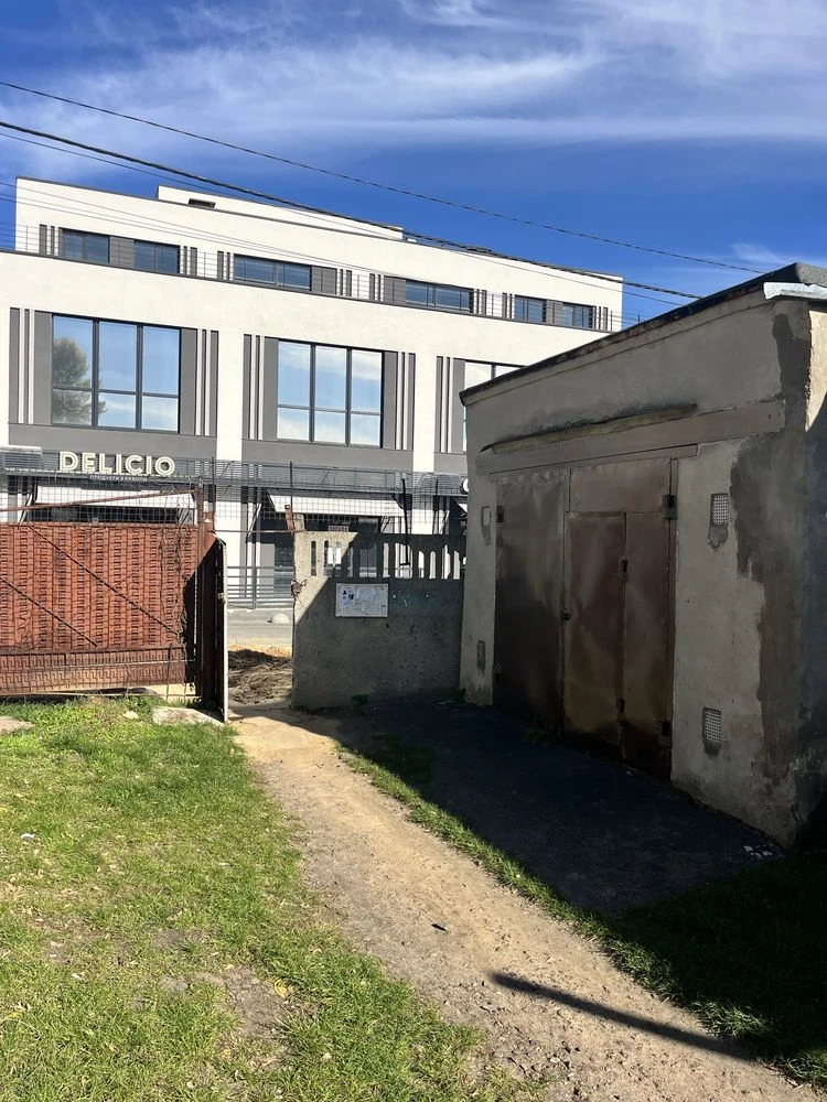 Largest and Best Garage in AK 24. Streleckaya Naberezhnaya.