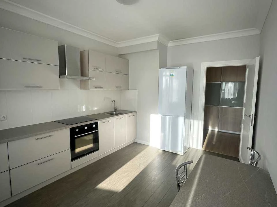 Apartment. Kyiv, Beryeste district.