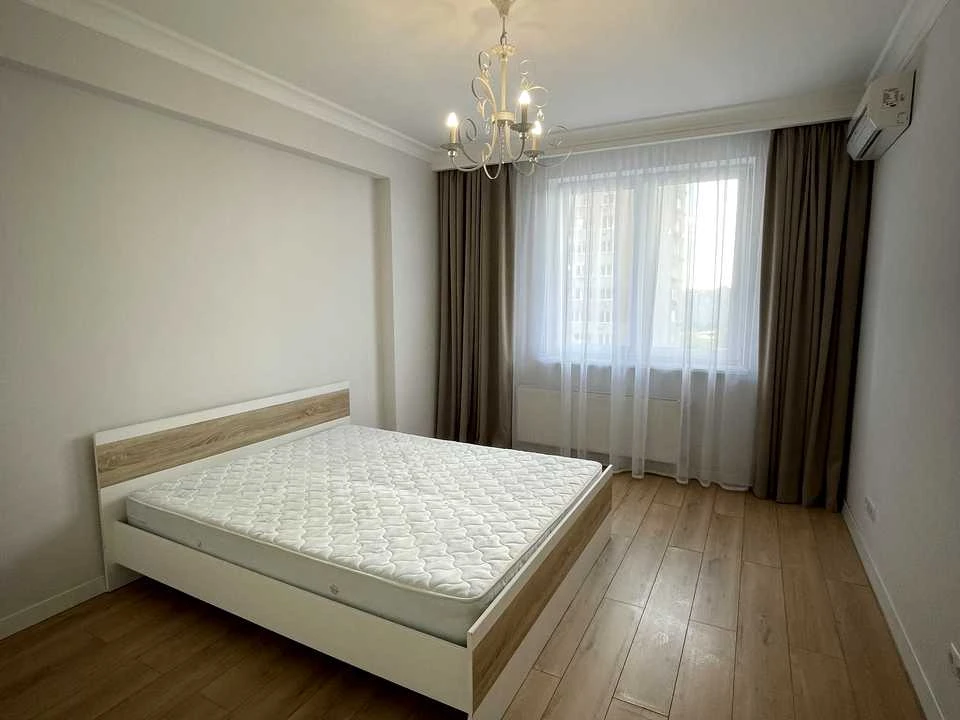 Apartment. Kyiv, Beryeste district.