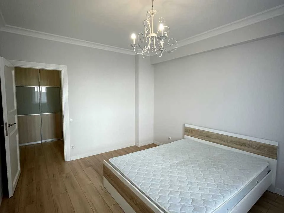 Apartment. Kyiv, Beryeste district.