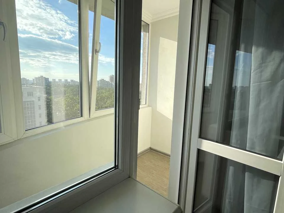 Apartment. Kyiv, Beryeste district.