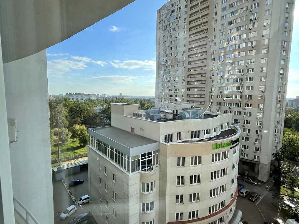 Apartment. Kyiv, Beryeste district.