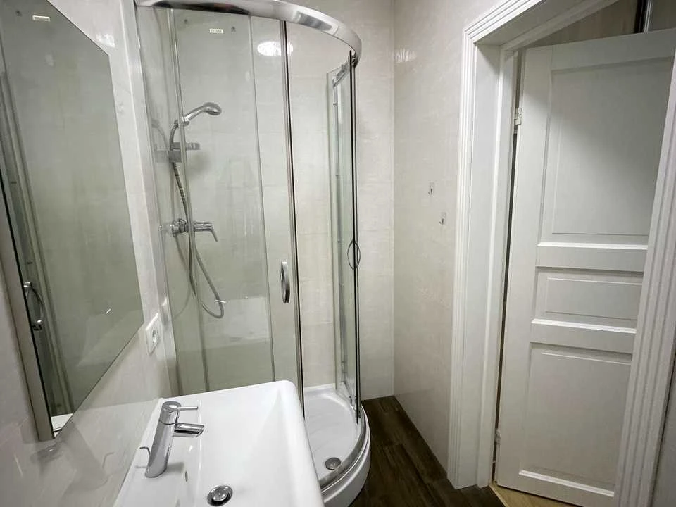 Apartment. Kyiv, Beryeste district.
