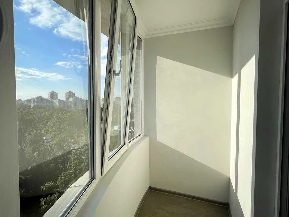 Apartment. Kyiv, Beryeste district.