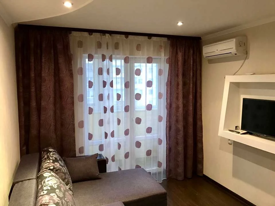 Apartment. Mykhola Bazhana Prospect