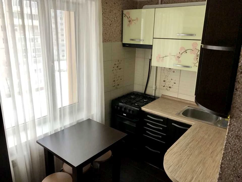Apartment. Mykhola Bazhana Prospect
