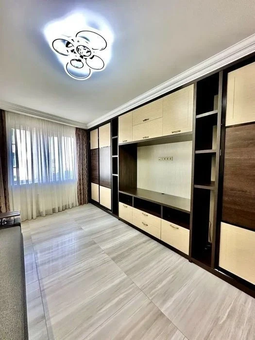 Selling a stylish 3-room apartment with renovation in the Obolon Ska residential complex