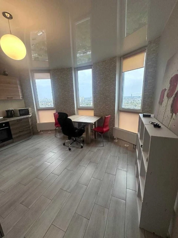 Rent a beautiful apartment on Prospect of Sobornosti 30, Kyiv