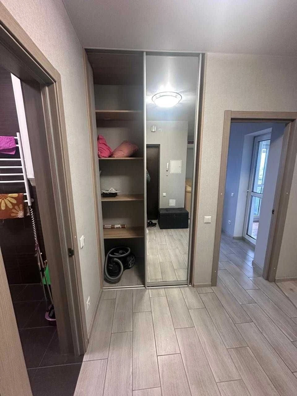 Rent a beautiful apartment on Prospect of Sobornosti 30, Kyiv