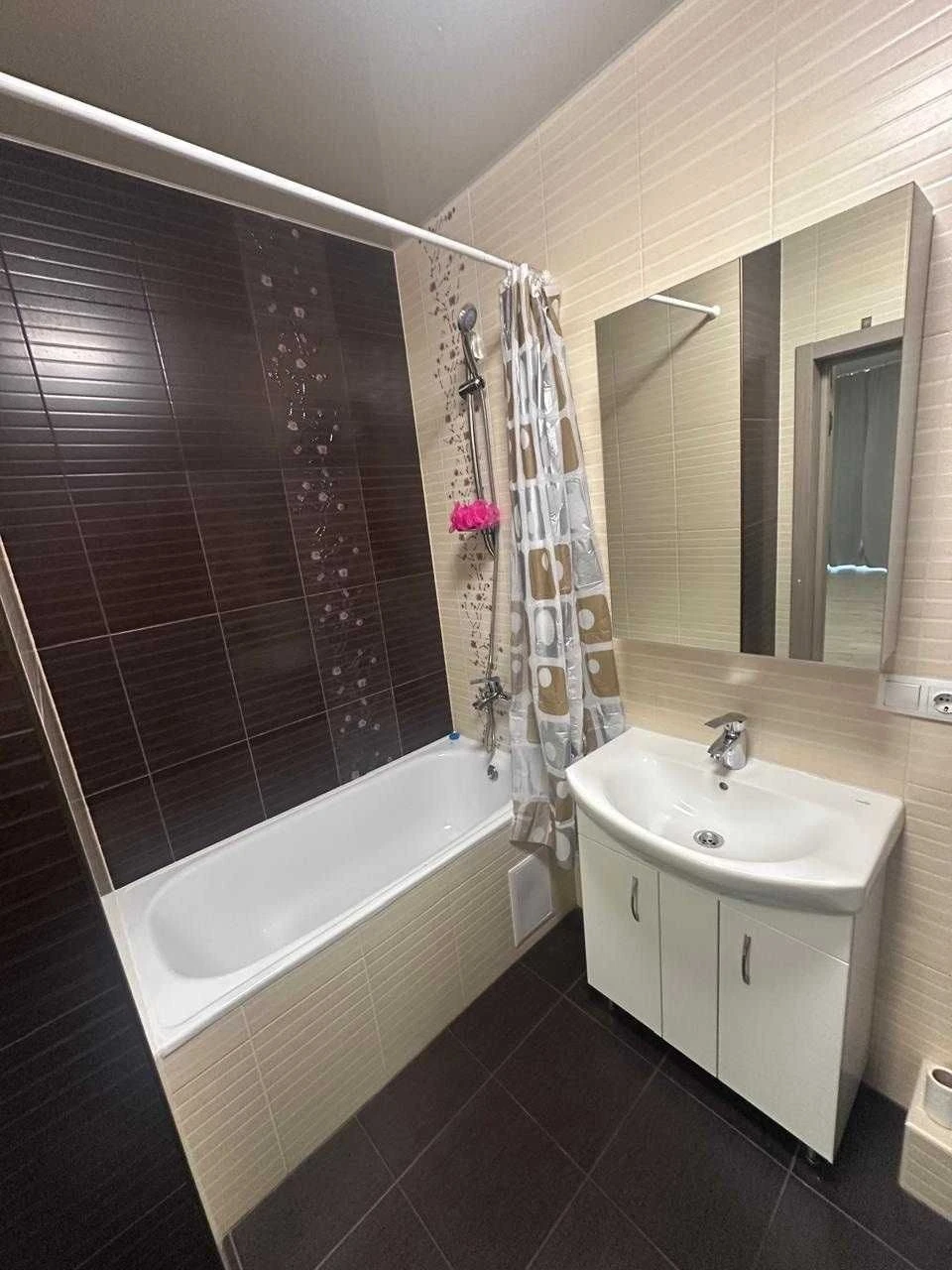 Rent a beautiful apartment on Prospect of Sobornosti 30, Kyiv