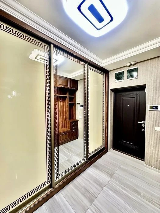 Selling a stylish 3-room apartment with renovation in the Obolon Ska residential complex