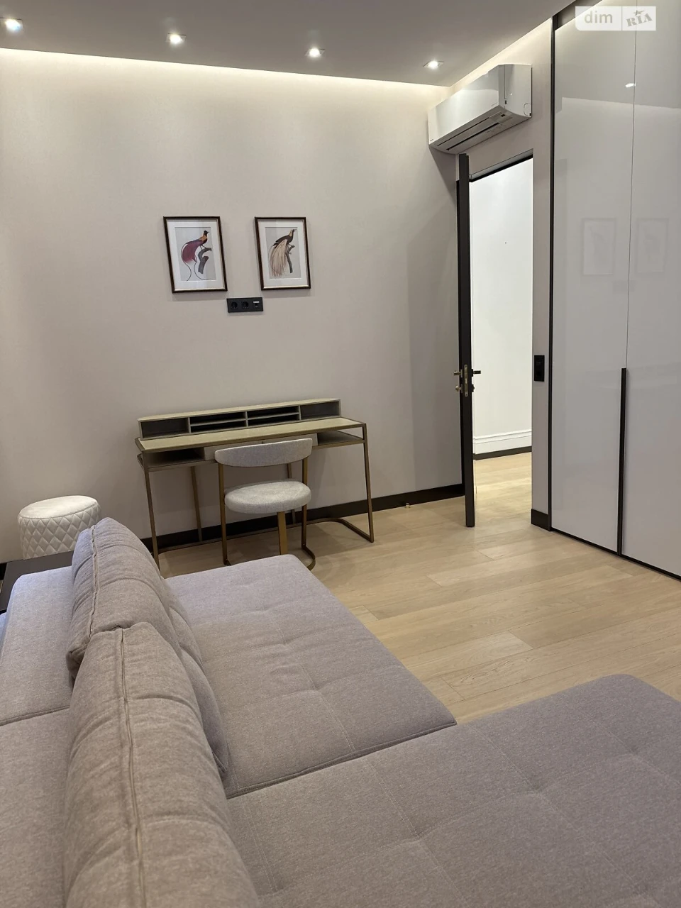 Long-Term Rental Apartment, Saperne Field