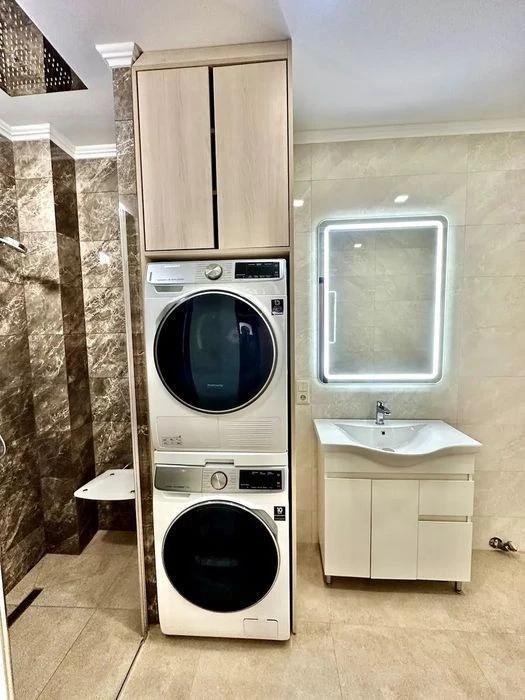Selling a stylish 3-room apartment with renovation in the Obolon Ska residential complex
