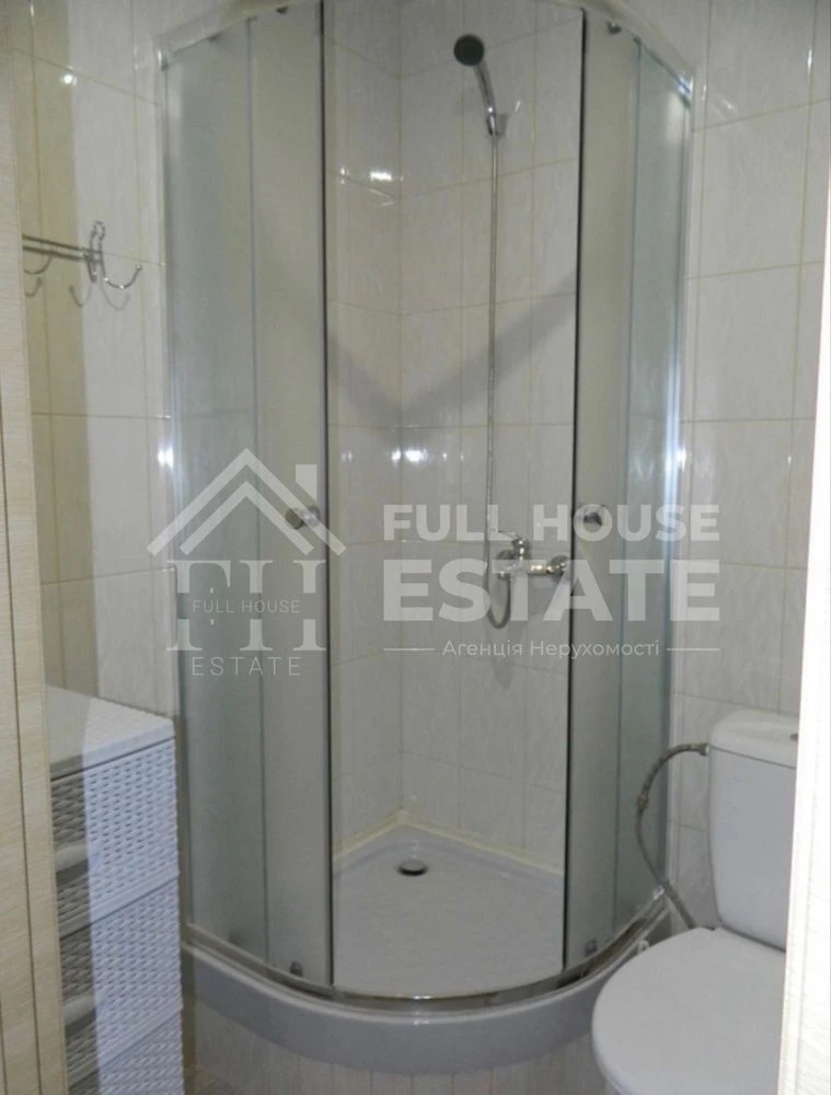 Sale of a spacious 1-bedroom apartment near Stryis Park