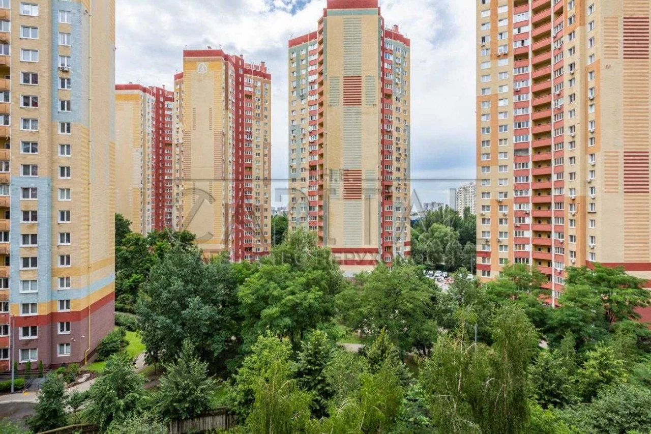 Sale / Apartment / Julia Zdanowska Street, Kyiv