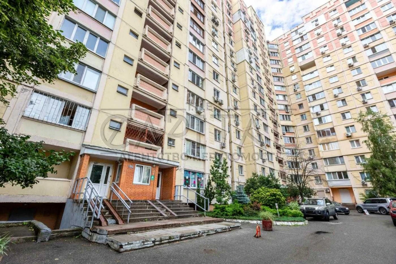 Sale / Apartment / Julia Zdanowska Street, Kyiv