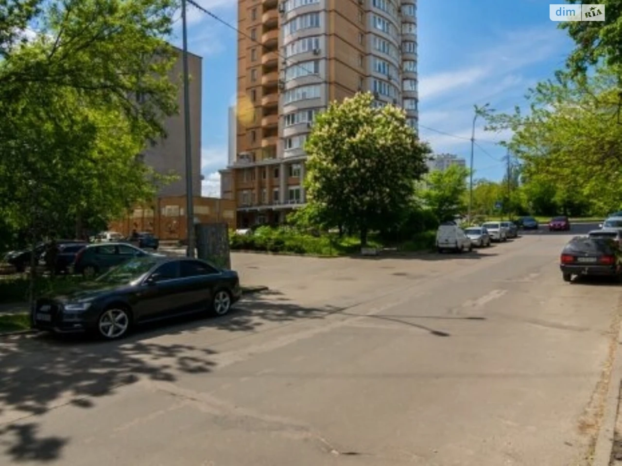 Продається квартира, Печерський